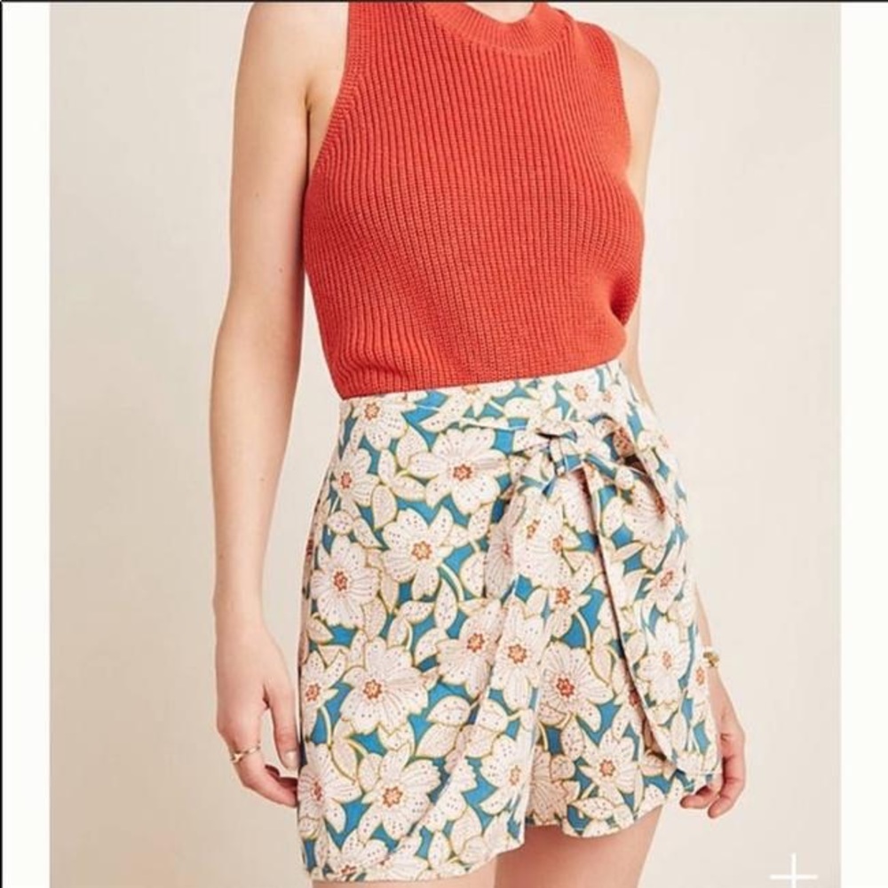 New without Tags Anthropologie Cream New Georgine White Floral Small Shorts